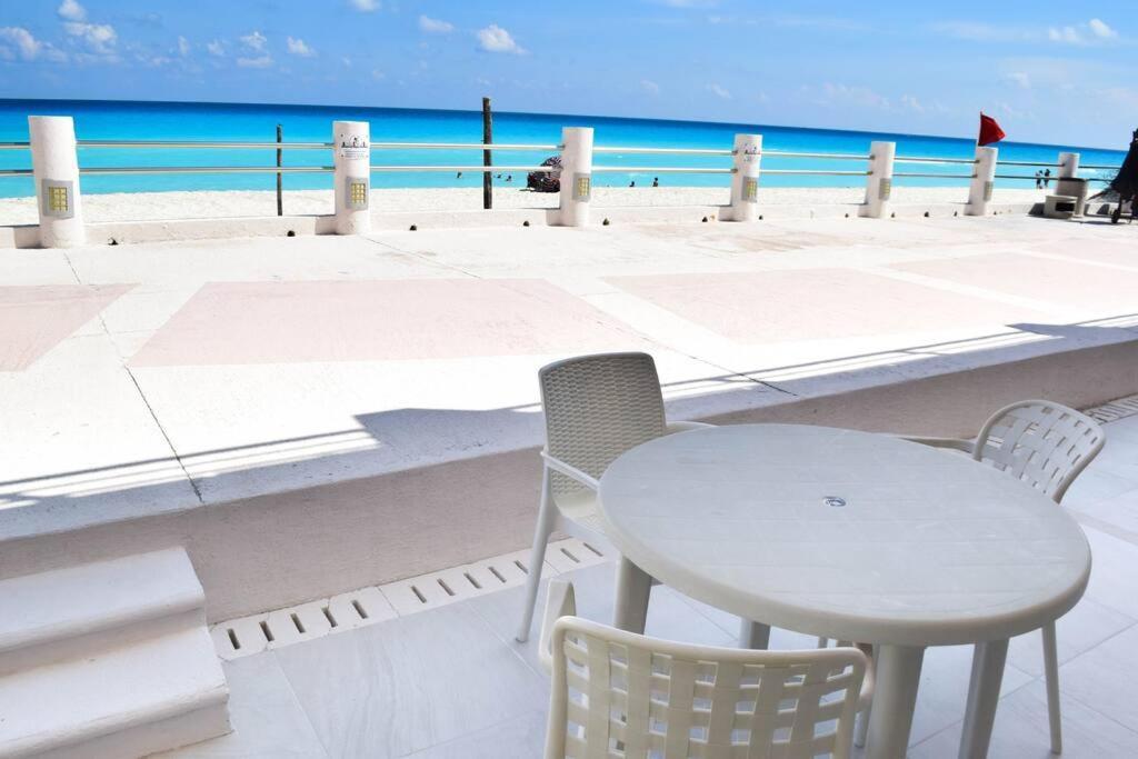 Ocean Front Villa Marlin, Best Location In Hotel Zone #109 Cancún Exterior foto