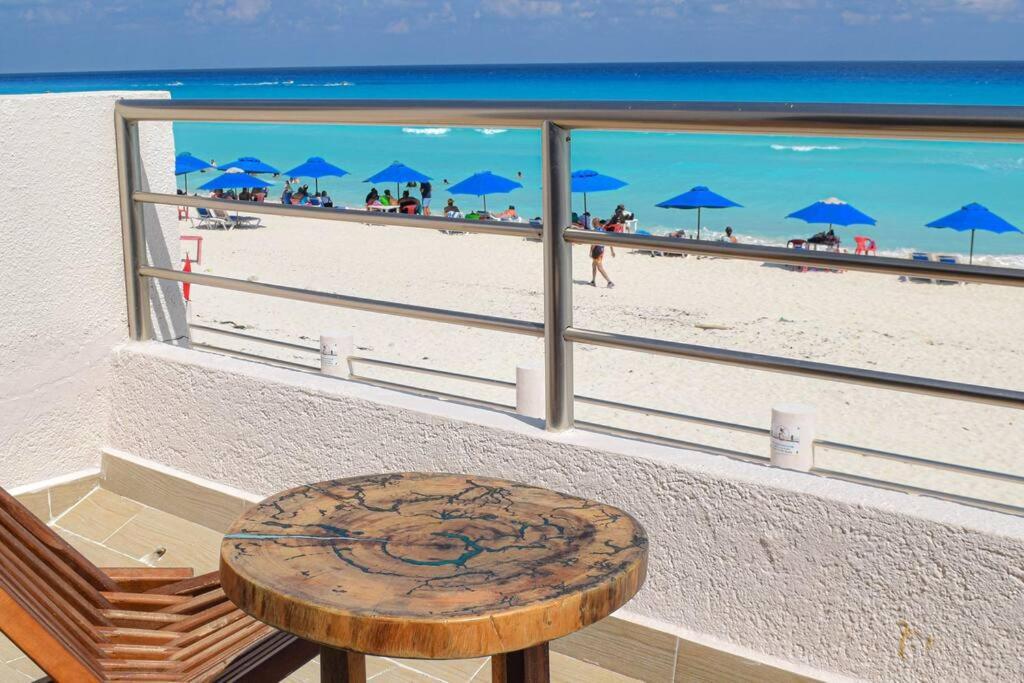 Ocean Front Villa Marlin, Best Location In Hotel Zone #109 Cancún Exterior foto