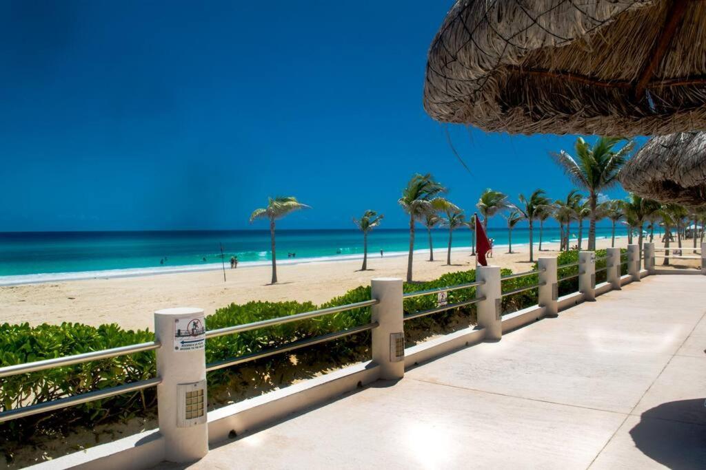 Ocean Front Villa Marlin, Best Location In Hotel Zone #109 Cancún Exterior foto